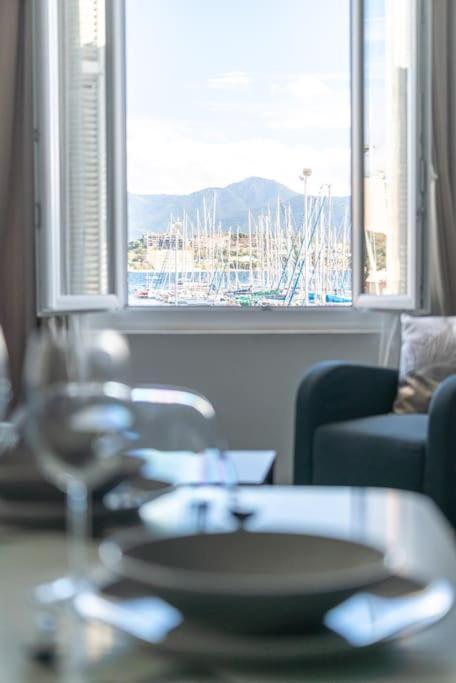 Appartement T4 Vue Mer Proche Gare Et Centre Ville Ajaccio  Exteriör bild