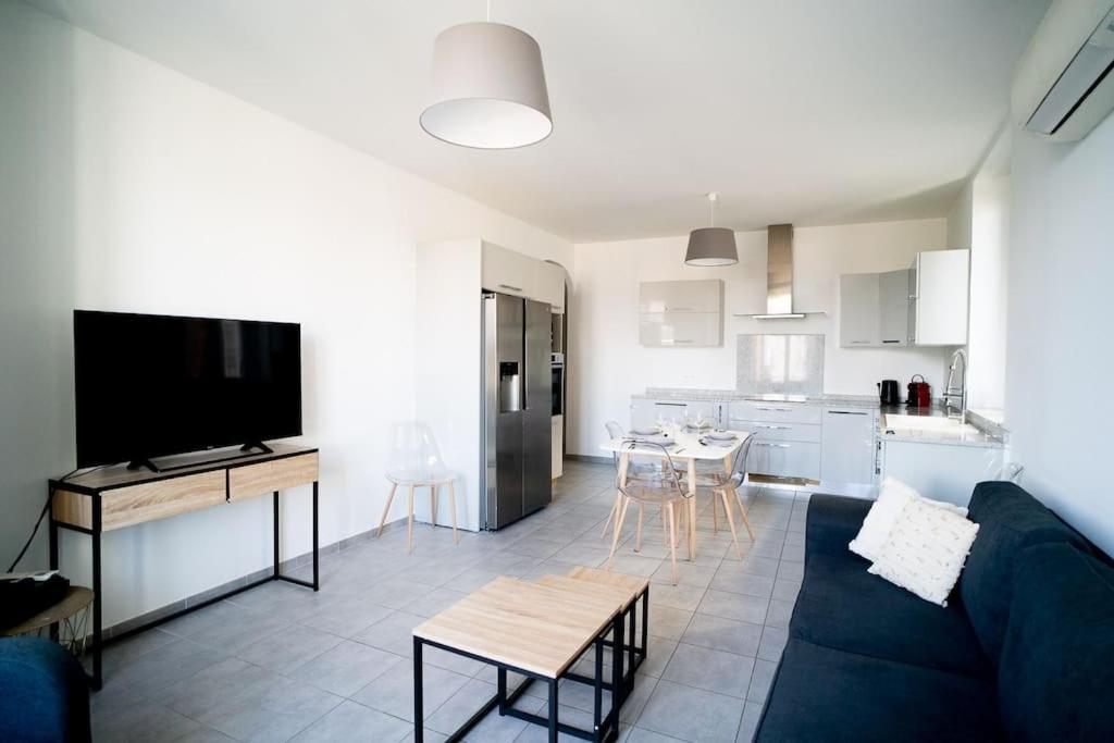 Appartement T4 Vue Mer Proche Gare Et Centre Ville Ajaccio  Exteriör bild